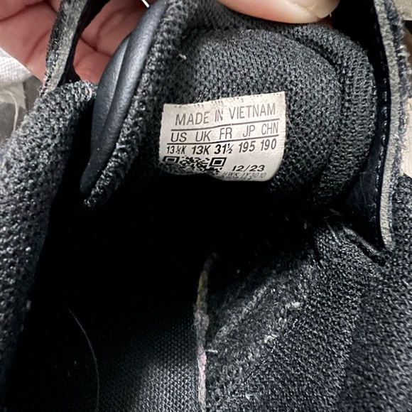 Adidas black and white sneakers - Picture 6 of 7